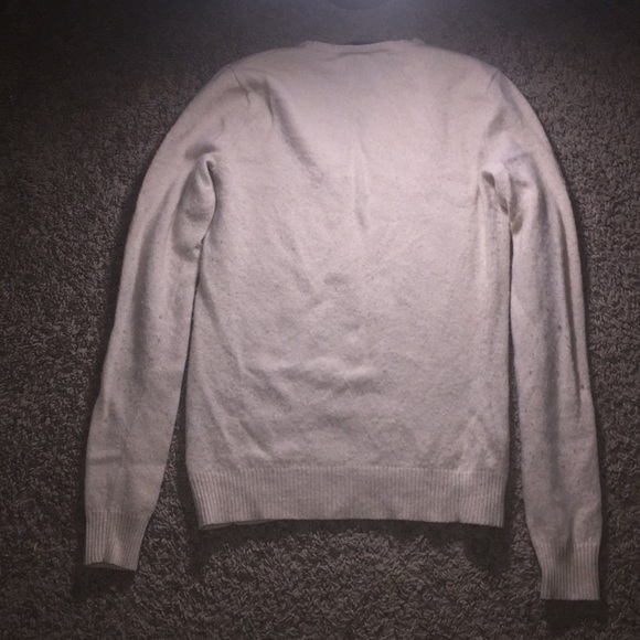 A polo v-neck sweater - Picture 2 of 4